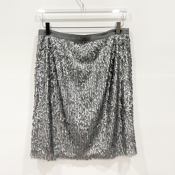 Worth New York Sequin Pencil Skirt Silver Grey Knee Length New Years Eve Holiday - Picture 2 of 6